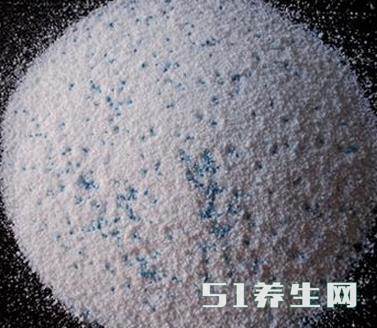 家里有這種洗衣粉嗎？趕緊扔掉，彩漂粉致癌物超標(biāo)真相揭秘